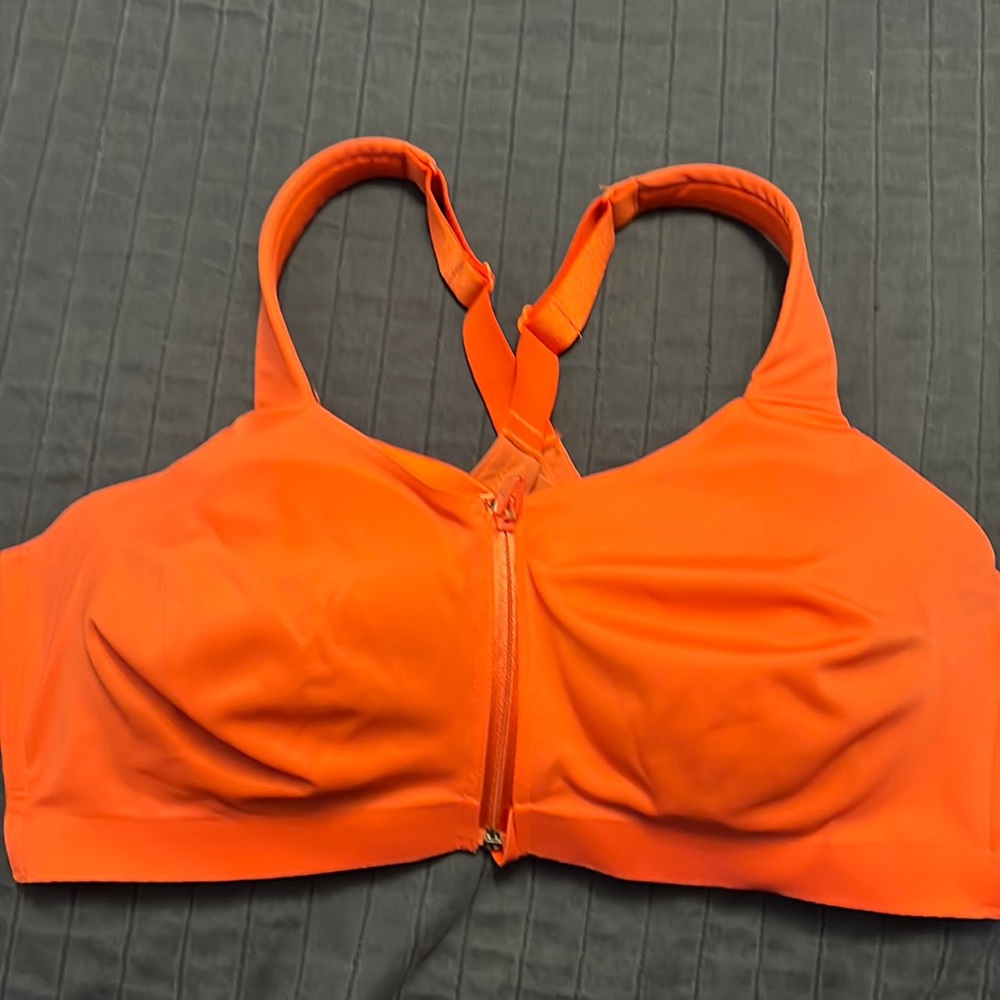 Victoria Secrets Incredible sports bra 38DD